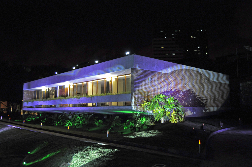 Luminotécnica da Fachada (Roslavo Brilhante e Ricardo Santana)